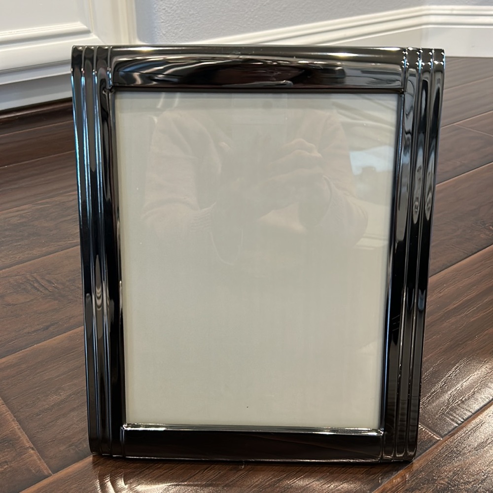 2 Picture frames for $20 - Picture 9 of 14